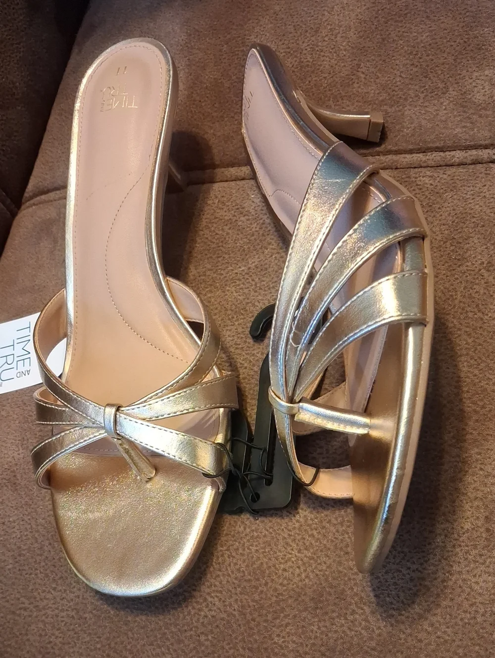 Time and Tru Gold Metallic Strappy Slide Kitten Heel Sandals - Women Size 11